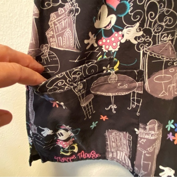 Disney Scrub Top Women’s Size Large Minnie Mouse Black Pull Over Medical - Picture 4 of 11